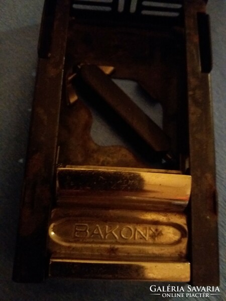 Antik " BAKONY " önműködő borotvapenge fenő készülék dobozával állapot a képek szerint