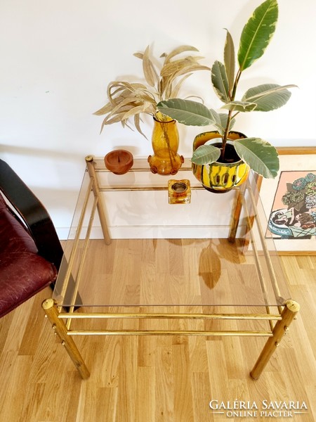 Vintage arany színű dohányzóasztal, üvegasztal