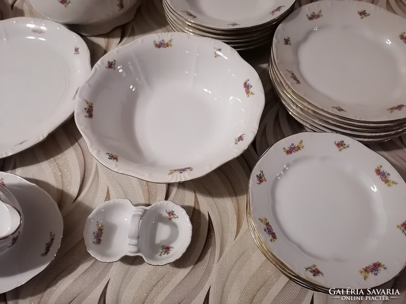 Zsolnay 25-piece tableware with floral pattern and gold border