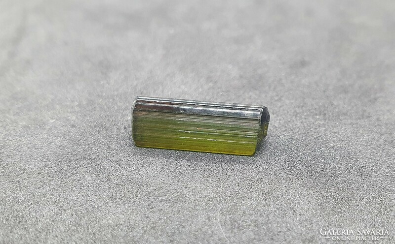 Green tourmaline crystal 7.75 carats. With certification.