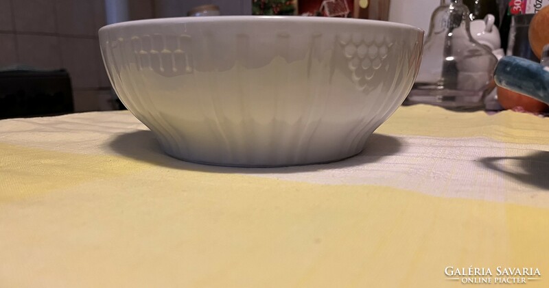 2 ceramic bowls