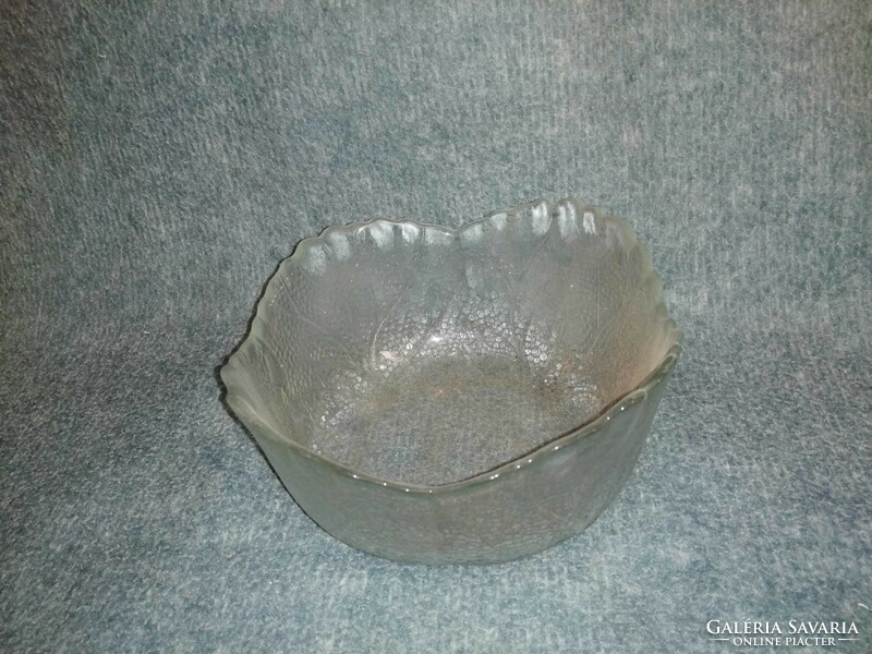 Glass serving bowl, table center (a4)