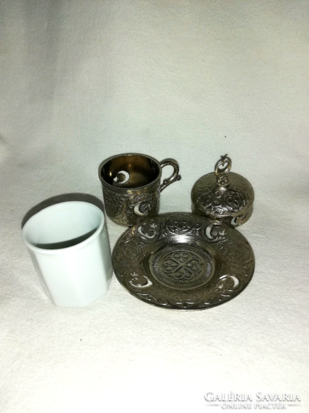 Keleti teázó porcelán csésze, ezüst színű dísz kévés csésze szett