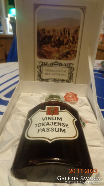 Tokaji aszú five puttonyos 1988, in a gift box, sátoraljaújhely, bottled