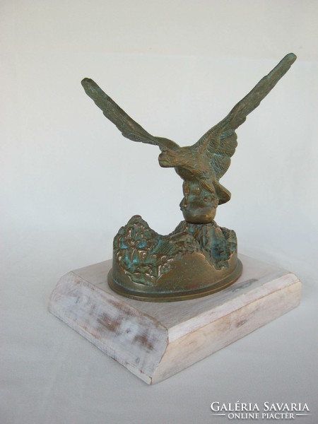 Bronze or copper eagle turul bird statue weighs 2.1 kg