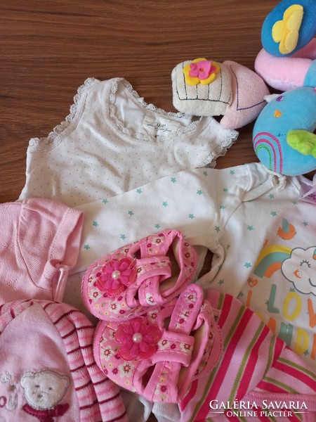 56- Os baby clothes package for girls + gift chirping, bell, beeping
