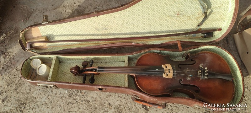 4/4 antique violin