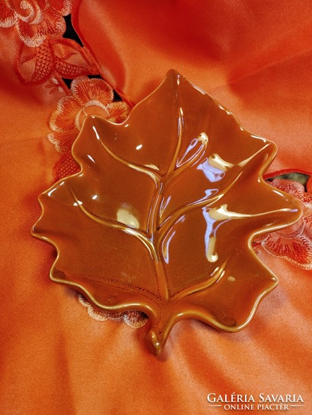 Beautiful ceramic leaf centerpiece, offering