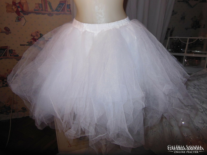 Dress - new - tulle skirt - with lots of tulle - waist - smallest 52 cm - expands from here