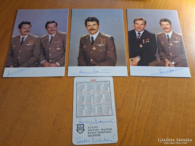 Farkas Bertalan fotók (3db) és egy naptár dedikálva + 2 könyv.