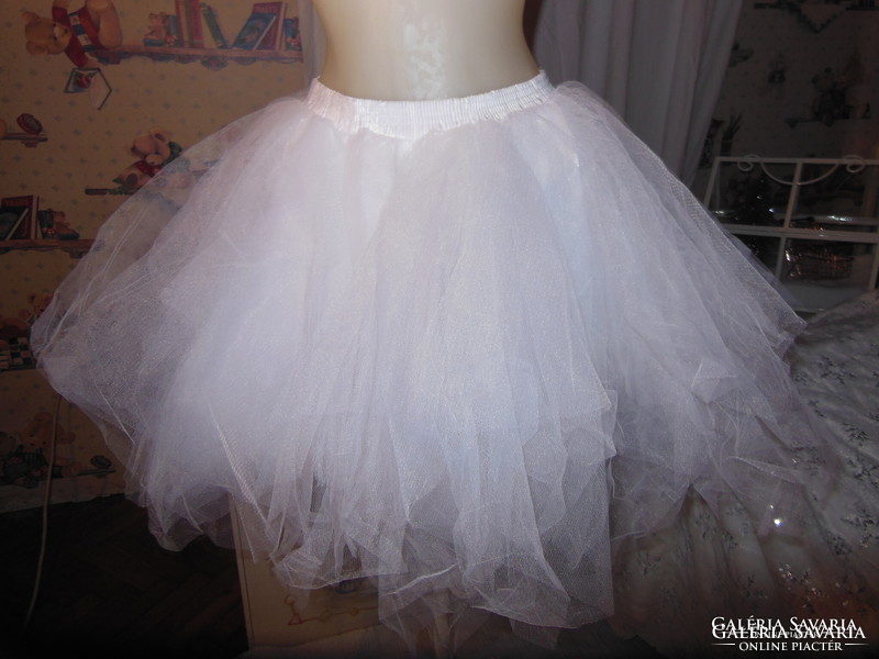 Dress - new - tulle skirt - with lots of tulle - waist - smallest 52 cm - expands from here