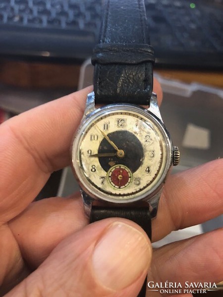 Soviet men's watch from the 1960s, in working condition.