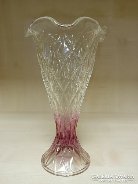 Fodros szájú rózsaszín színátmenetes üveg váza