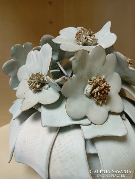 Ceramic flower bouquet by éva Kovács