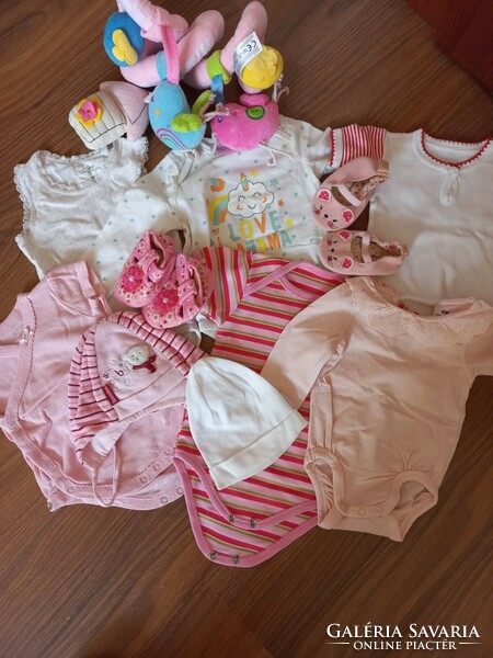 56- Os baby clothes package for girls + gift chirping, bell, beeping