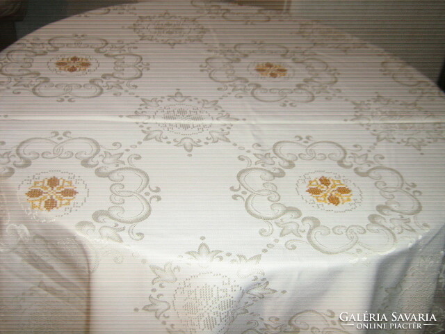 Dreamy special hand-embroidered baroque floral silk tablecloth with lacy edges