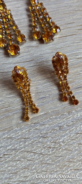 Old rhinestone stone earrings / 2 pairs