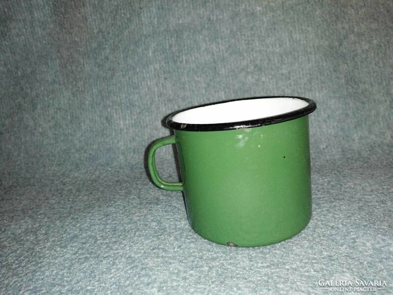 Retro green metal mug (a4)