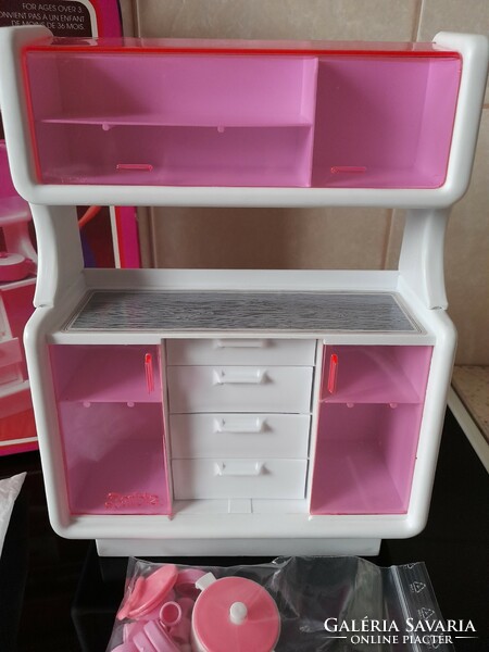 Vintage barbie dream furniture kitchen cabinet from 1982