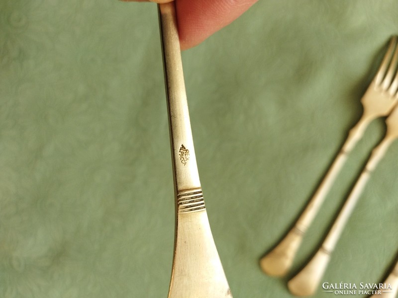 Alpaca cutlery with mixed markings