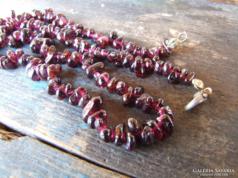 Garnet necklace (231229)