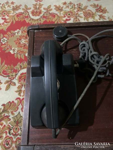 Rotary vinyl phone