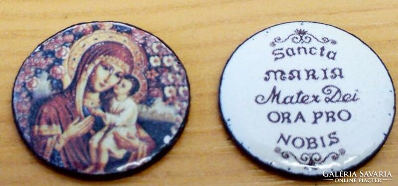 Circular fire enamel pendant with prayer on the back, without frame. Several types of 19mm.