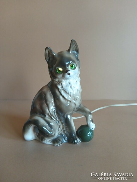 Vintage porcelain cat lamp with luminous eyes. Negotiable