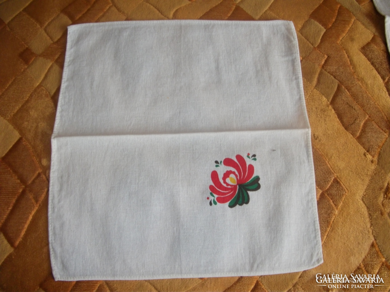 Old 4-piece painted linen napkins, unused