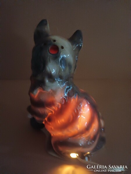 Vintage porcelain cat lamp with luminous eyes. Negotiable