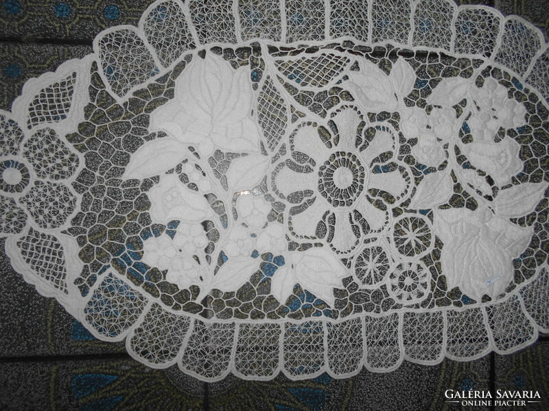 Tablecloth embroidered with Kalocsai risel pattern 50 cm x 25 cm