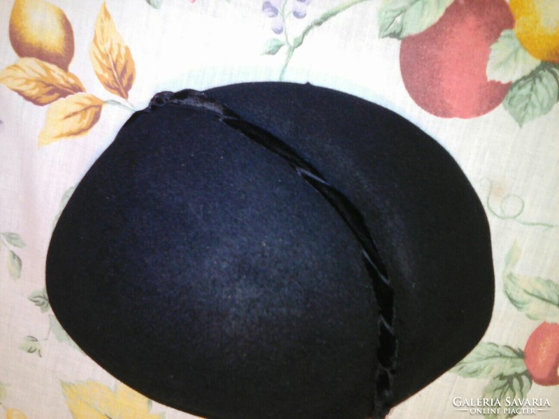 Antique women's black hat