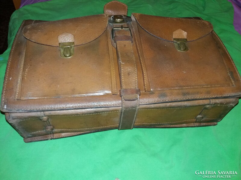 Antique hardened leather medical bag with copper buckle in good condition 44x32x14 cm as shown in the pictures