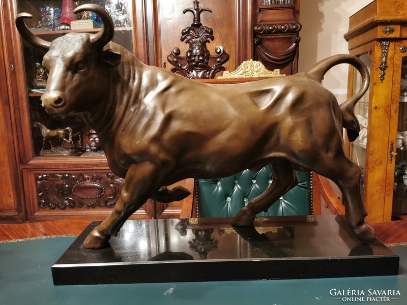 Gigantic bronze bull artwork