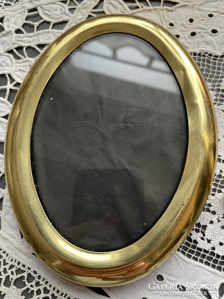 Antique, small-sized, copper-framed oval photo holder frame, with polished edged glass plate, with hanger
