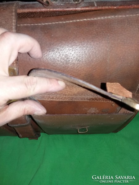 Antik keményített bőr rézcsatos orvosi táska jó állapotban 44x32x14 cm a képek szerint