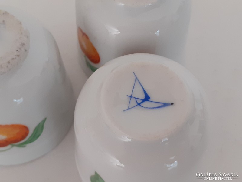 Régi 3 db Alföldi porcelán palinkás pohár barack mintás kupica
