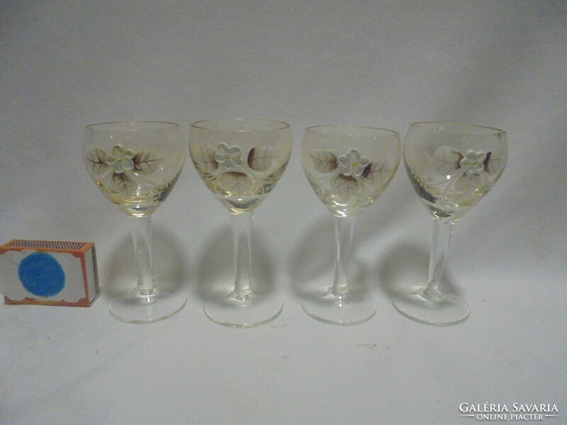 Négy darab régi festett üveg talpas likőrös pohár - együtt