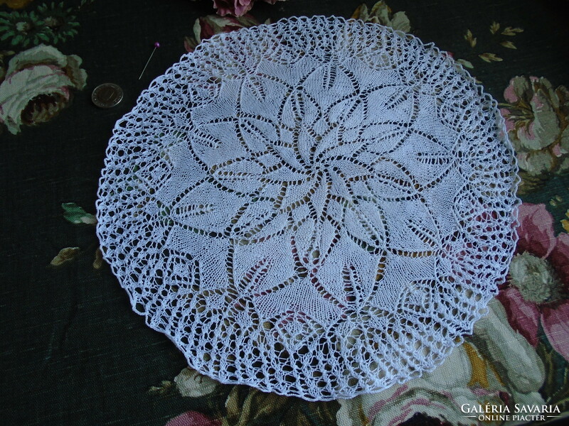 30 cm diam. Knitted, snow-white cotton tablecloth.