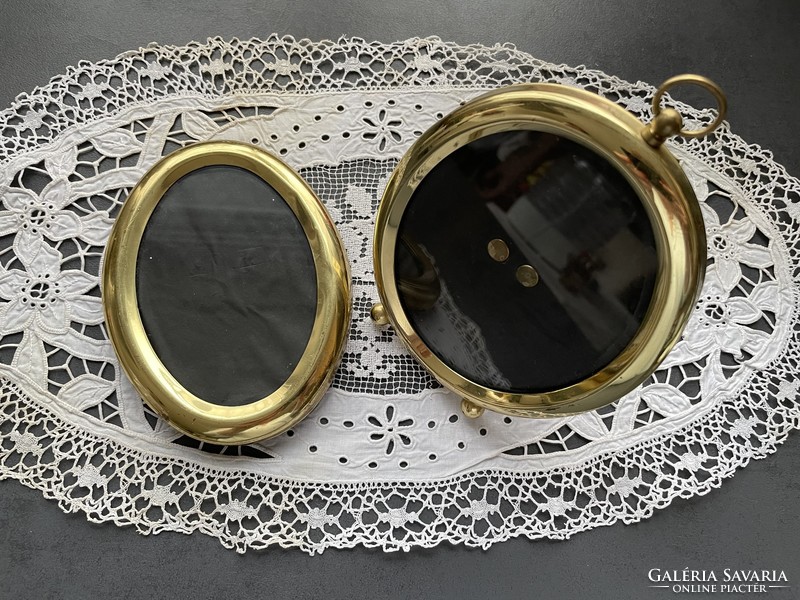 Antique, small-sized, copper-framed oval photo holder frame, with polished edged glass plate, with hanger