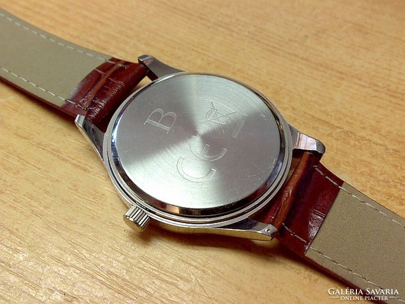 B watch quartz, with a beautiful clean Roman index dial