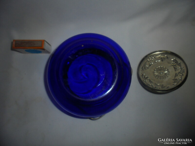 Régi, kék színű üveg-fém cukortartó, bonbonier