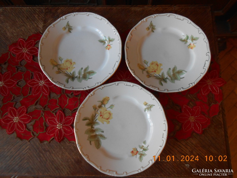 Zsolnay yellow rose pattern flat plate