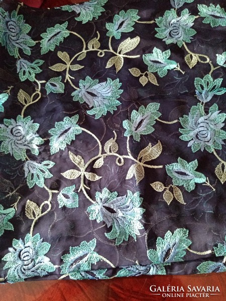 Shawl / shawl embroidered with silk thread on a dark blue muslin base approx. 100x100 cm