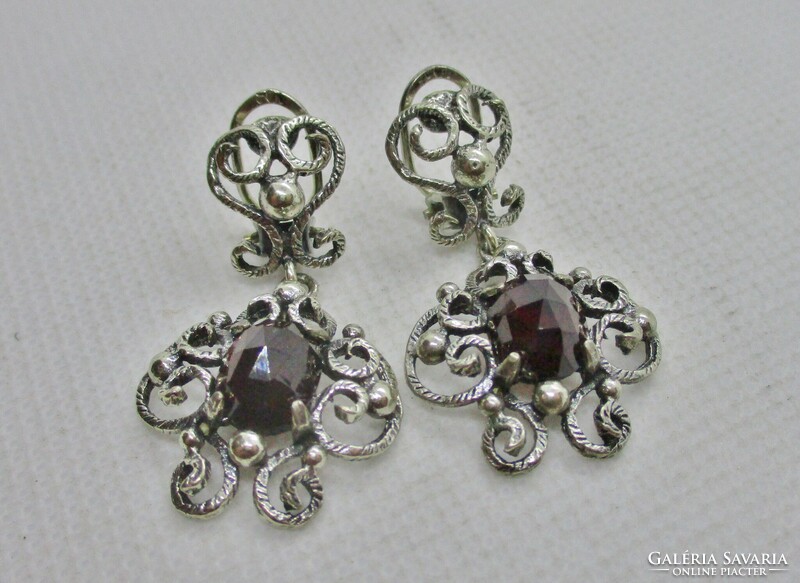 Beautiful handcrafted antique silver earrings with fiery almandine garnets