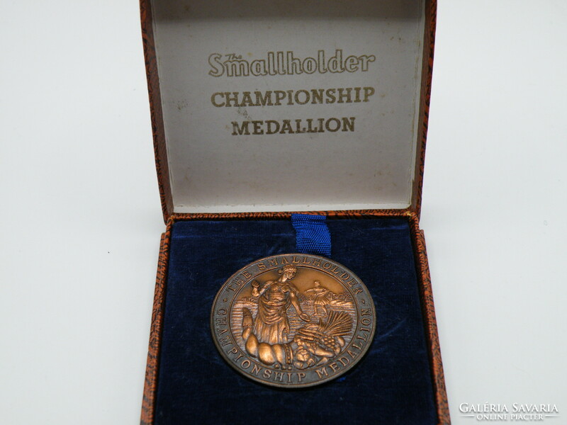 Uk00105 Great Britain Small Producer Championship Medallion