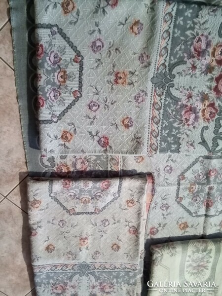 Old, retro, machine-woven, tapestry-like, floral tablecloth 4. All discounted