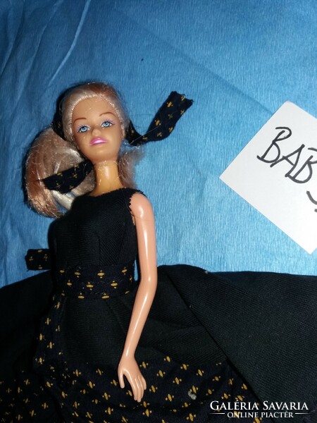 Retro beautiful barbie-style doll, according to the pictures, bean 9