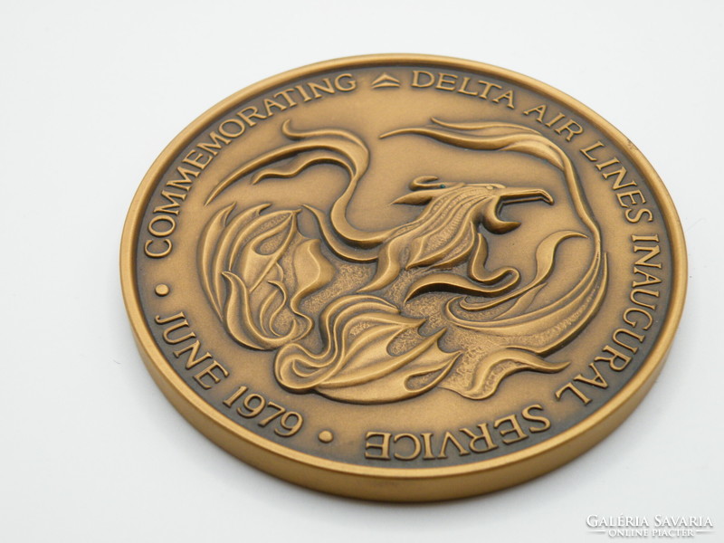 UK00106  RITKA!!!  Nagyméretű 8.8 cm DELTA AIRLINES bronz medál 1979