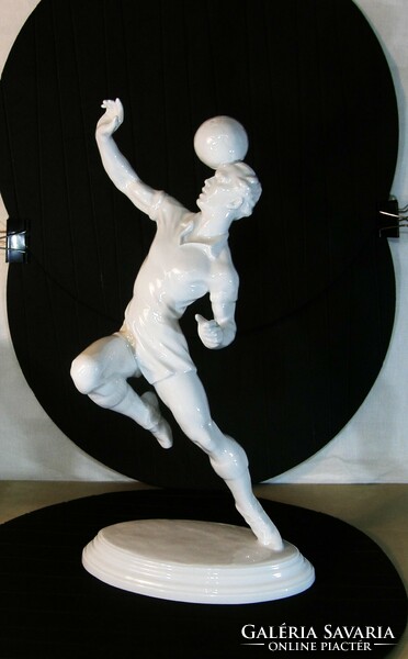 Head football player - soccer player - white Herend porcelain 37 cm - work of János Tóth 1956 s'